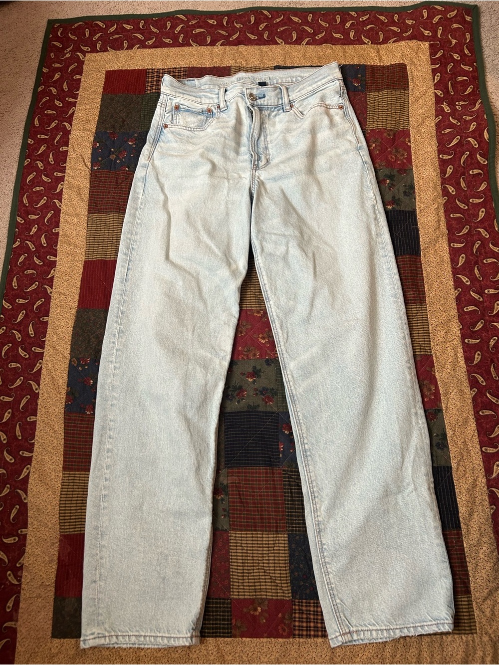 American Eagle Outfitters Light Blue Straight-Leg Jeans -Size 6